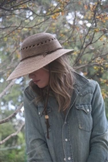 Tula Laurel Lattice Hat